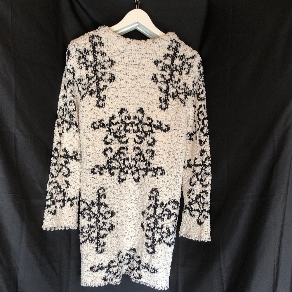 Solitaire Monochrome Women Coat - Picture 2 of 4